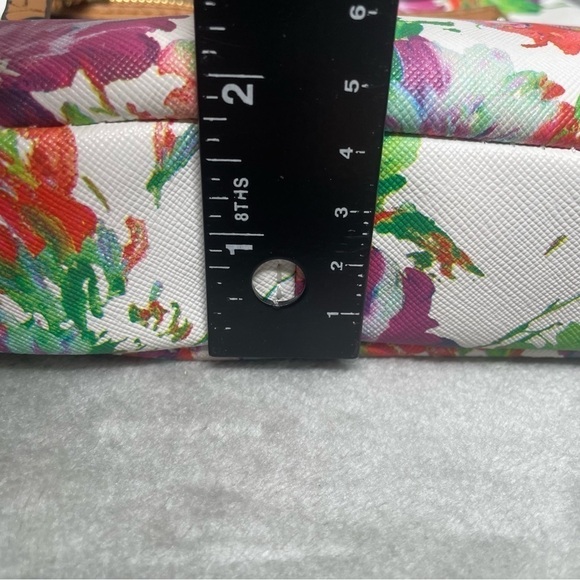 APT 9 Floral Print Crossbody Zippered Pockets and Closure Tan Brown Strap - Picture 10 of 12